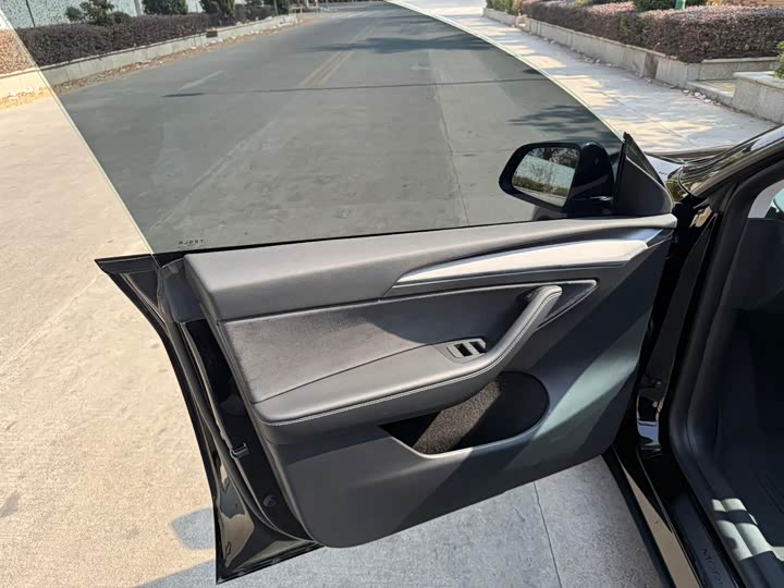 Фото 9 - Tesla Model Y