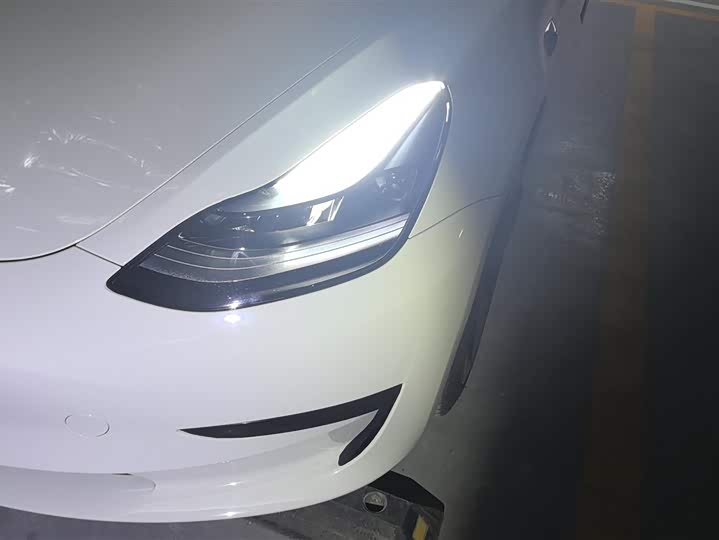 Фото 5 - Tesla Model 3