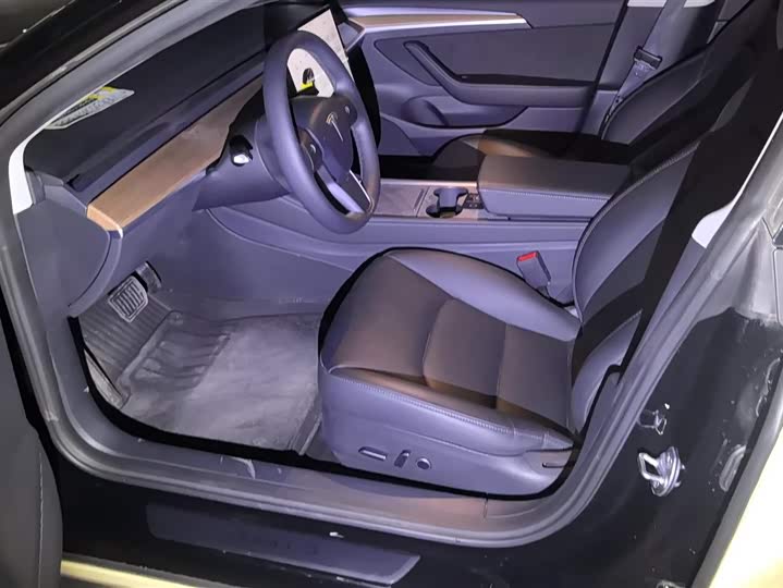 Фото 9 - Tesla Model 3