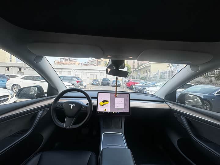 Фото 4 - Tesla Model Y