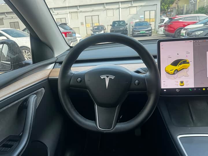Фото 8 - Tesla Model Y