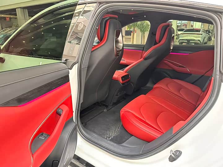 Фото 5 - Xiaomi SU7