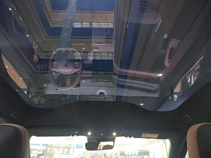 Фото 9 - Nio EC6