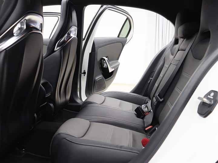 Фото 5 - Mercedes-Benz A-Class AMG