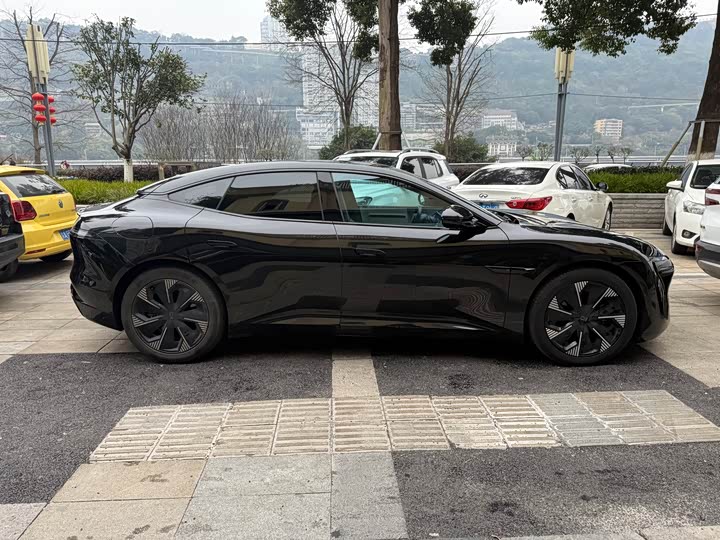 Фото 3 - Avatr 06