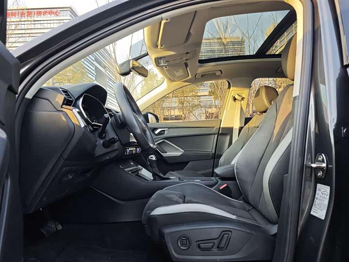 Фото 4 - Audi Q3