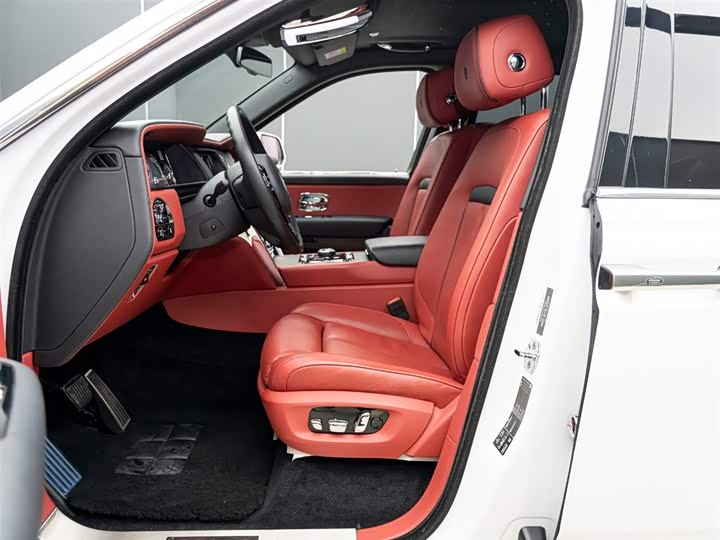 Фото 7 - Rolls-Royce Cullinan