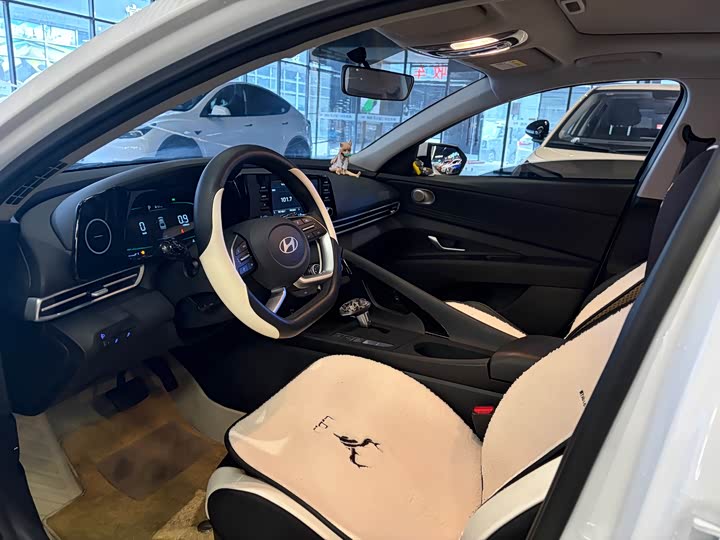 Фото 3 - Hyundai Elantra N line