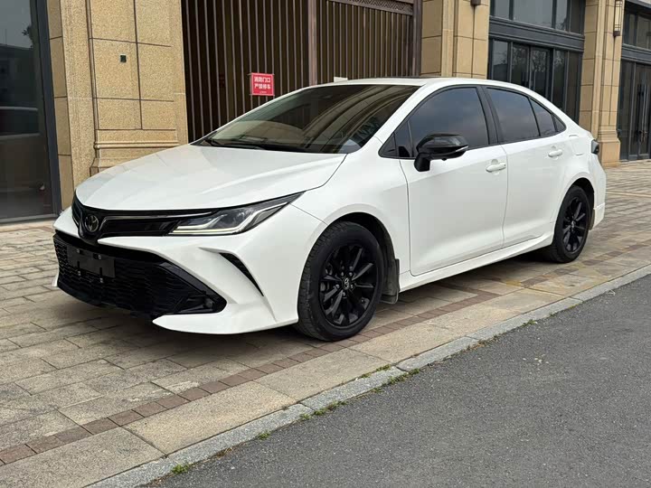 Фото 1 - Toyota Corolla