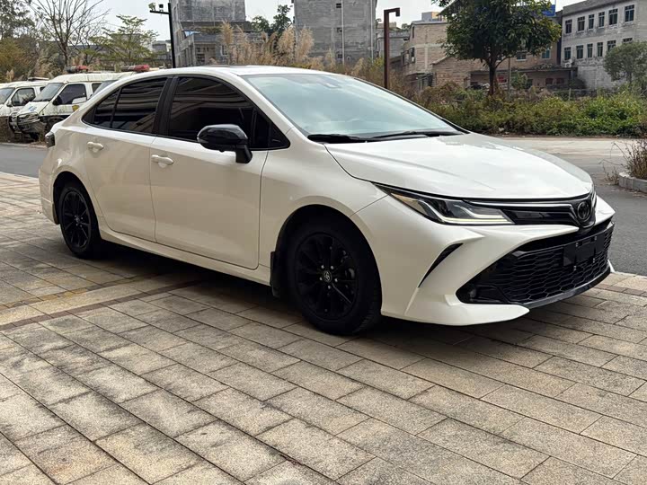 Фото 3 - Toyota Corolla