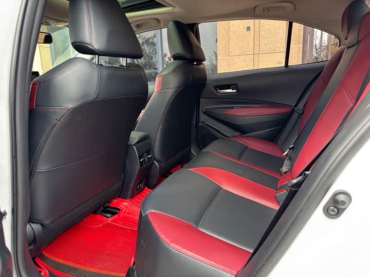 Фото 8 - Toyota Corolla