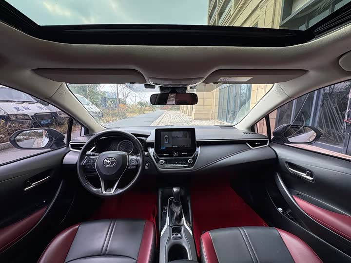 Фото 9 - Toyota Corolla