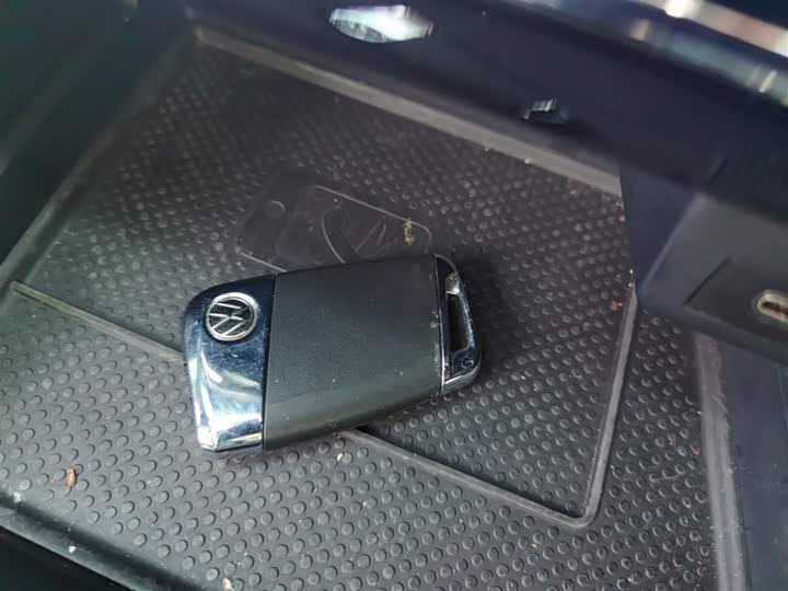 Фото 9 - Volkswagen Passat