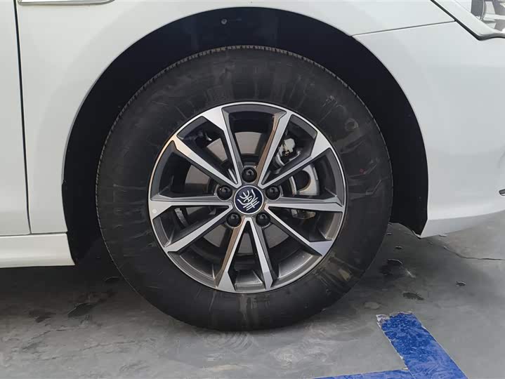 Фото 6 - BYD Qin Plus