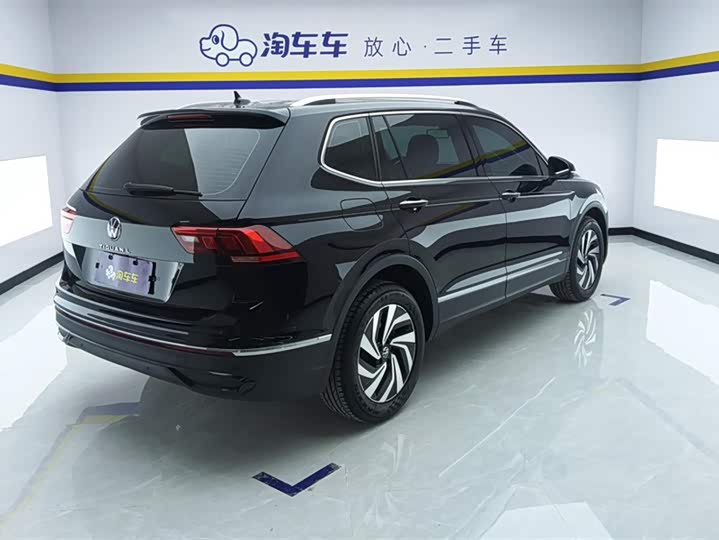 Фото 3 - Volkswagen Tiguan L Pro