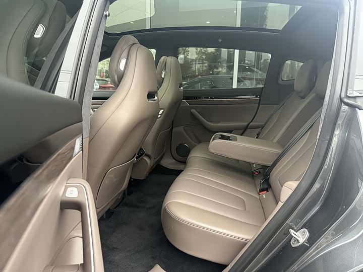 Фото 8 - Luxeed R7