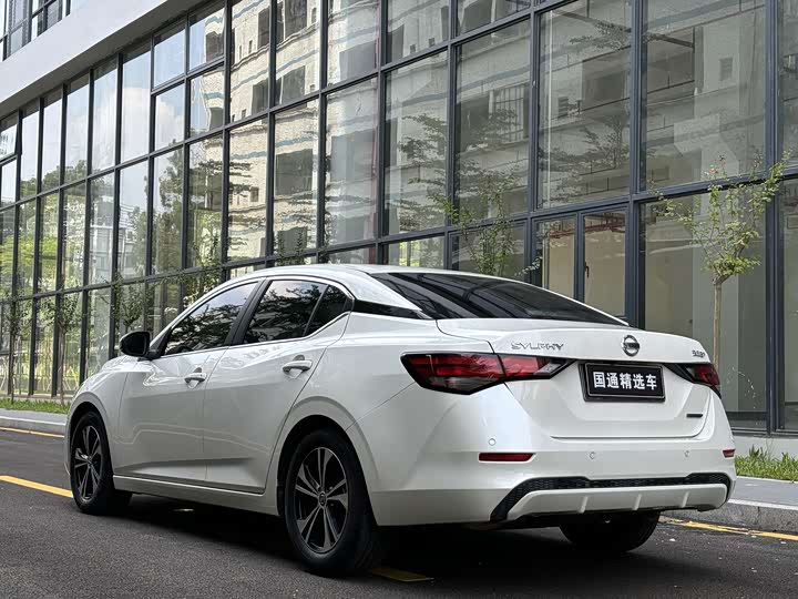 Фото 4 - Nissan Sylphy