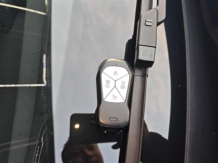 Фото 9 - XPeng P7