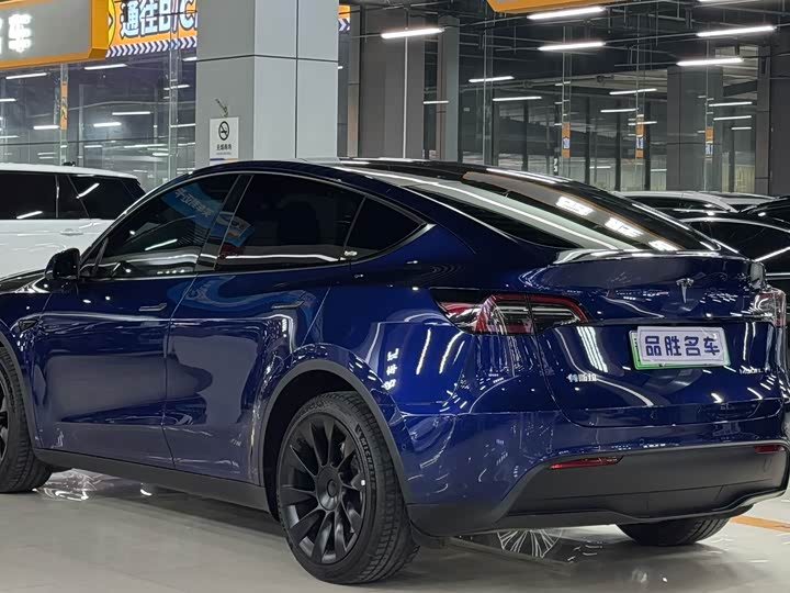 Фото 4 - Tesla Model Y