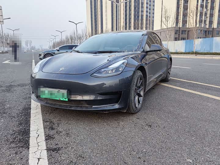 Фото 1 - Tesla Model 3