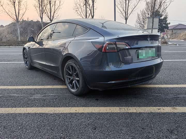 Фото 6 - Tesla Model 3