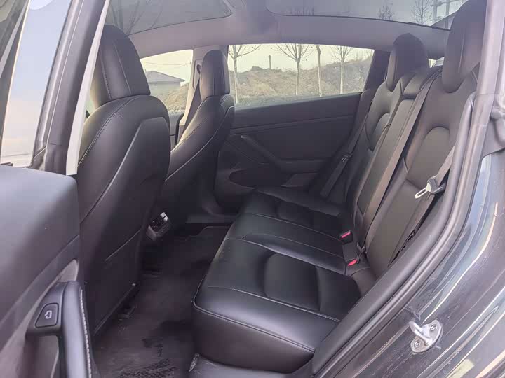 Фото 8 - Tesla Model 3