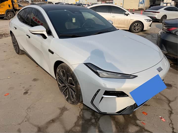 Фото 3 - Geely Galaxy E8