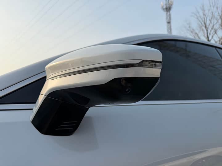 Фото 6 - Geely Galaxy E8