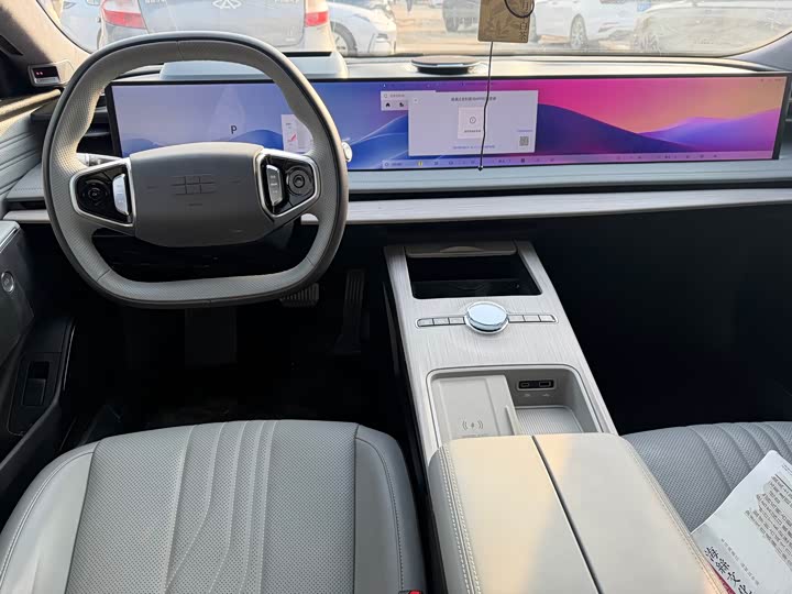 Фото 8 - Geely Galaxy E8