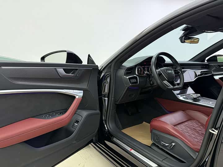 Фото 6 - Audi A7L