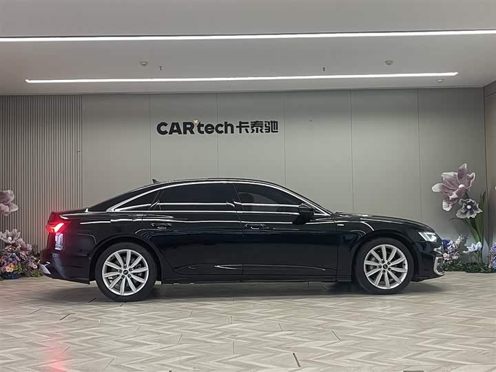 Фото 4 - Audi A6L