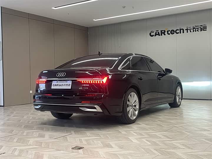 Фото 5 - Audi A6L