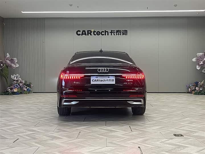 Фото 6 - Audi A6L