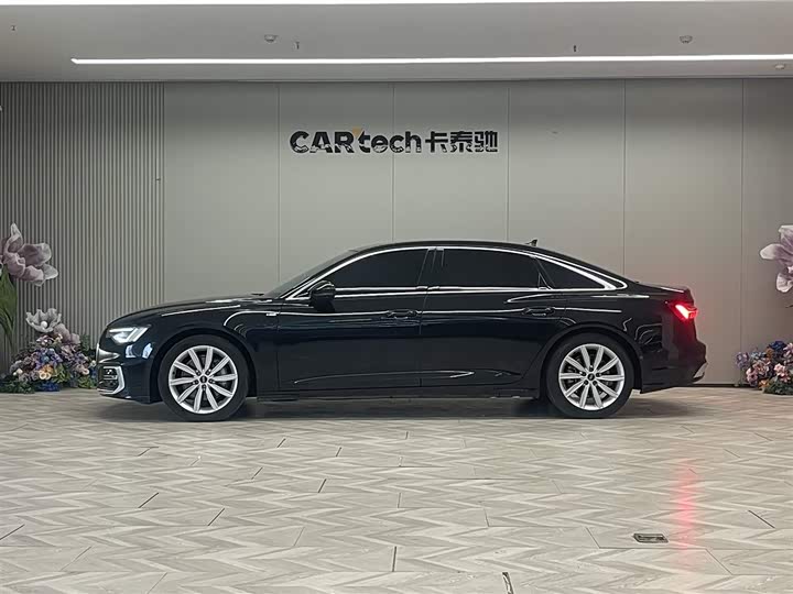 Фото 8 - Audi A6L