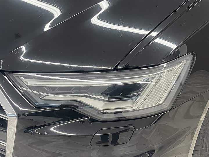 Фото 9 - Audi A6L