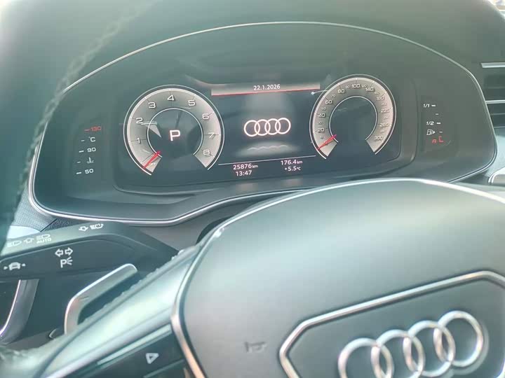 Фото 4 - Audi A7L