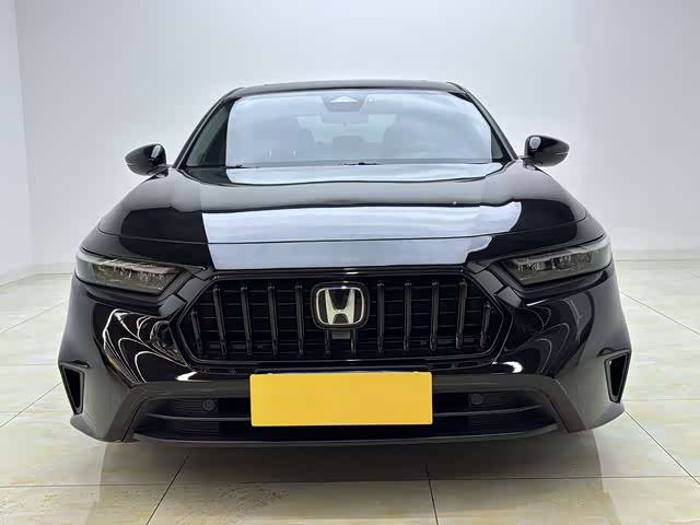 Фото 2 - Honda Inspire