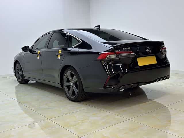 Фото 7 - Honda Inspire