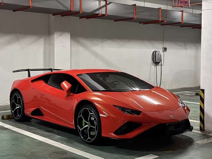 Фото 2 - Lamborghini Huracán