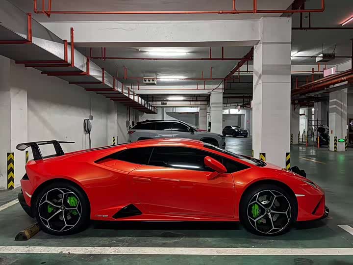 Фото 4 - Lamborghini Huracán
