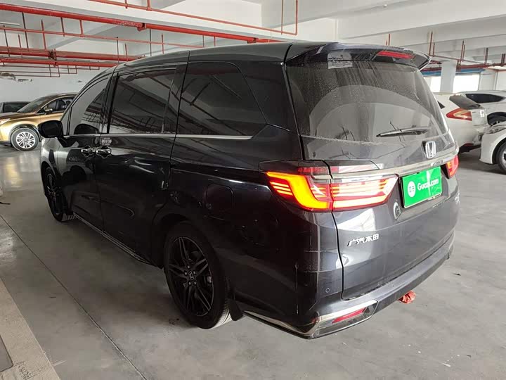 Фото 5 - Honda Odyssey