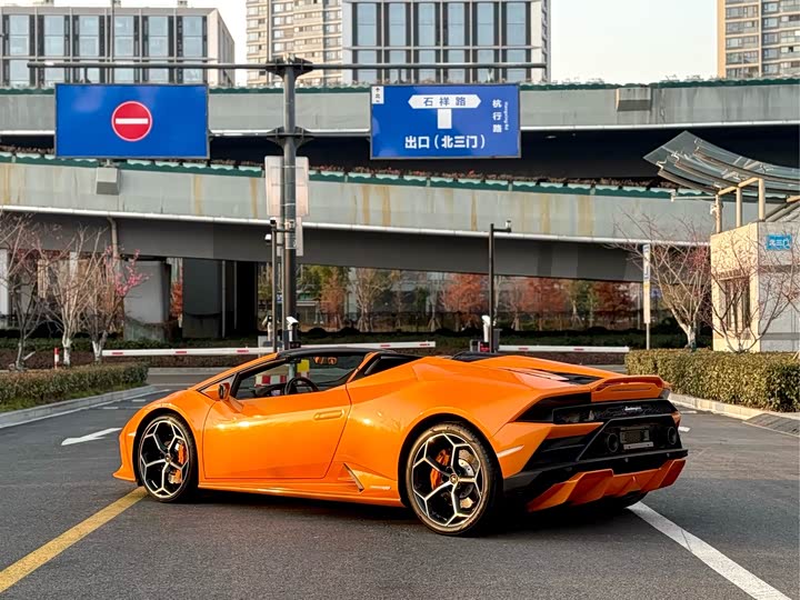 Фото 7 - Lamborghini Huracán