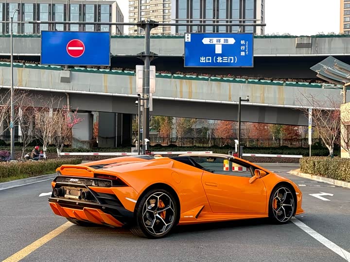 Фото 9 - Lamborghini Huracán