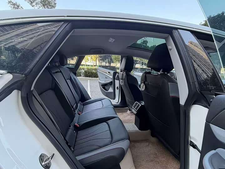 Фото 8 - Volkswagen Lamando L