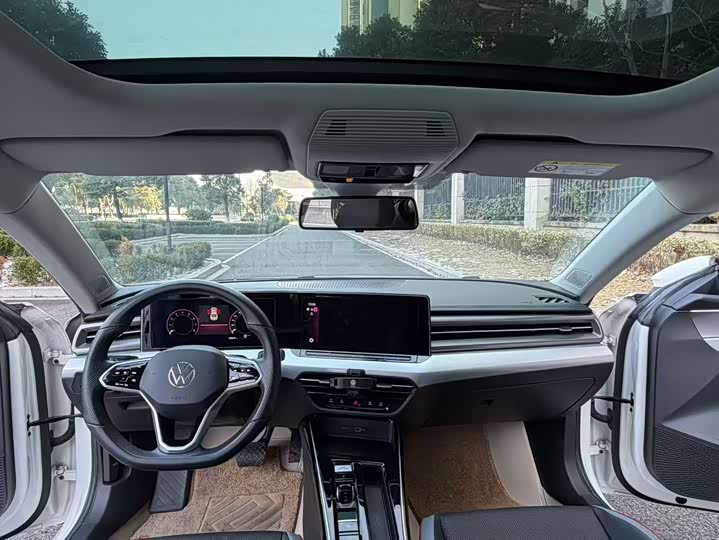 Фото 9 - Volkswagen Lamando L