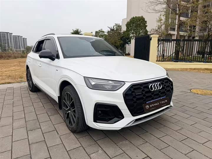 Фото 2 - Audi Q5L
