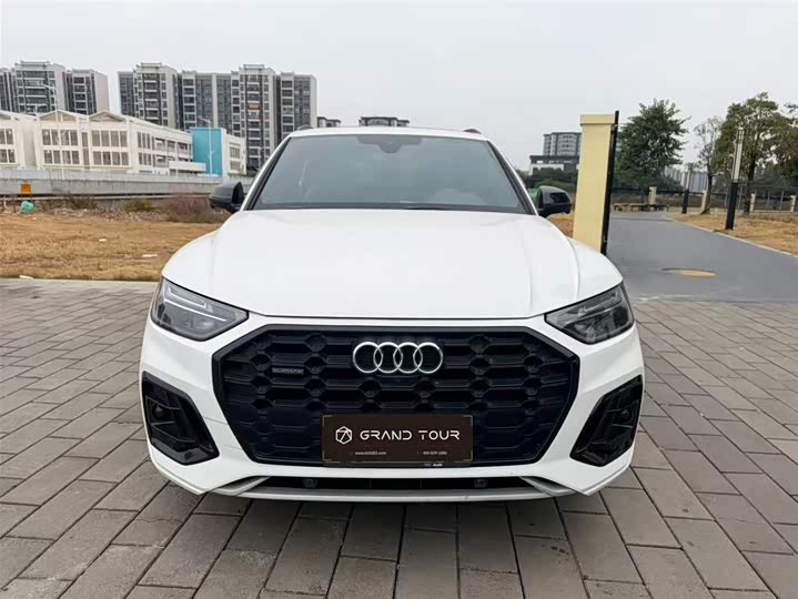 Фото 5 - Audi Q5L