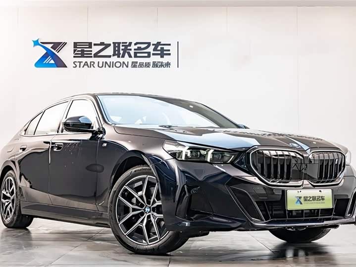 Фото 5 - BMW i5