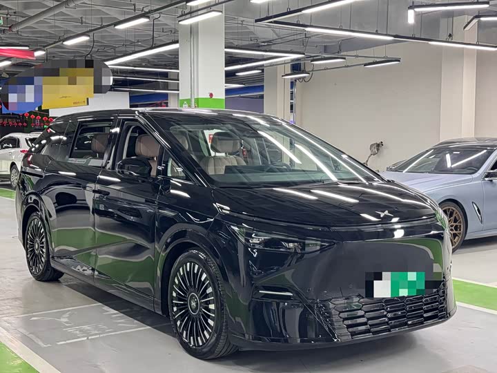 Фото 3 - XPeng X9