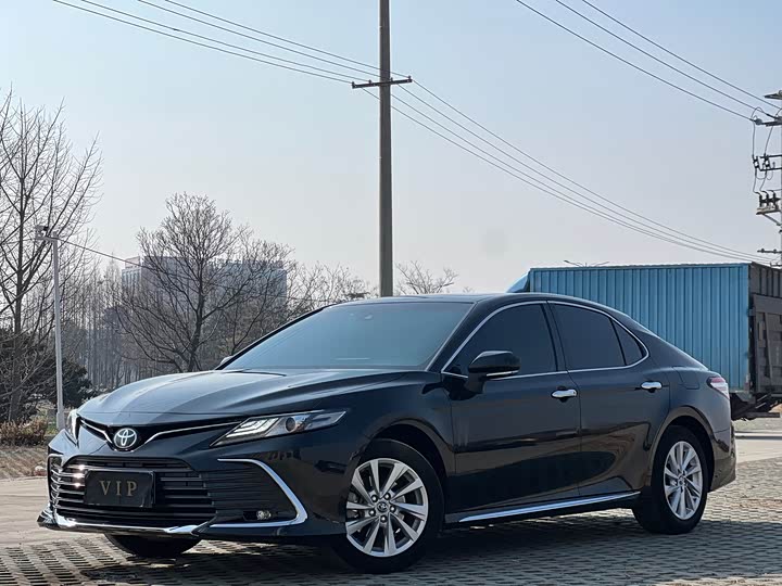 Фото 7 - Toyota Camry